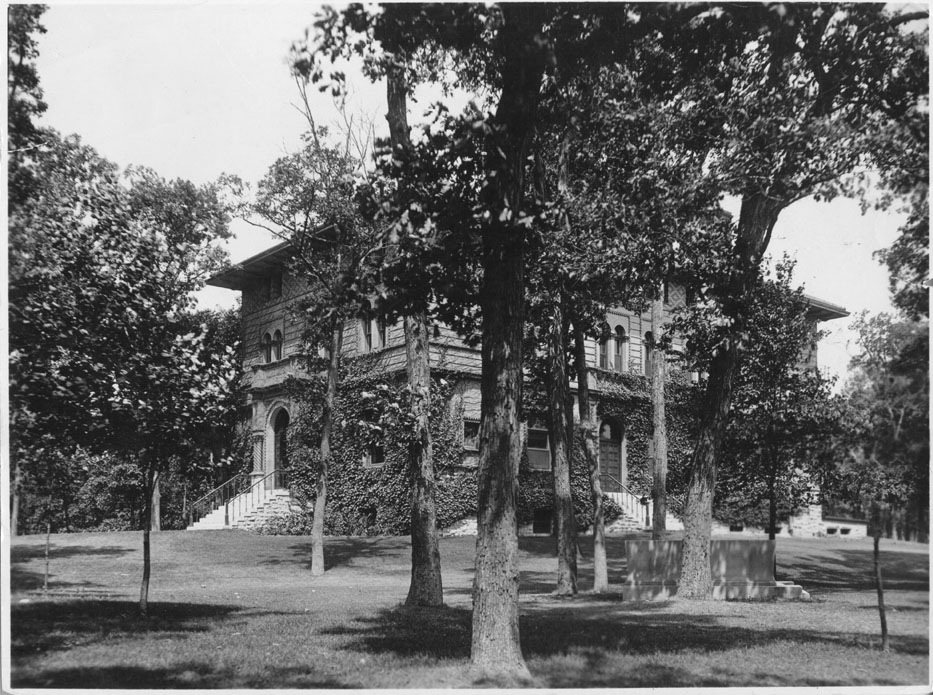 Annie May Swift, Exterior: Front and Side Views