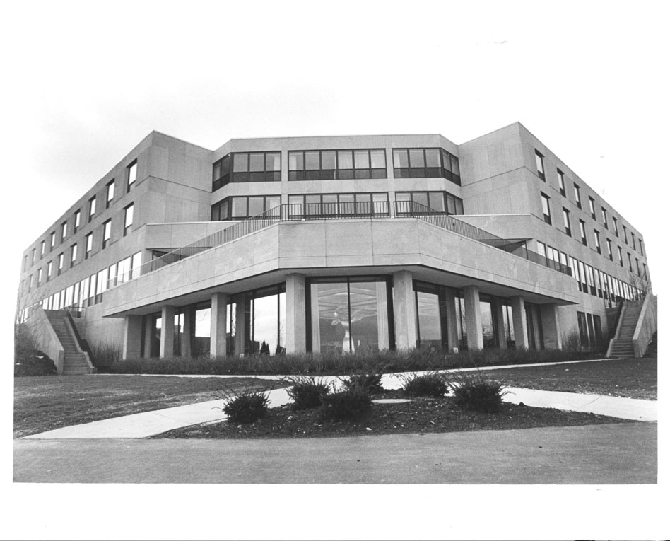 Allen Center, Exterior: Patio
