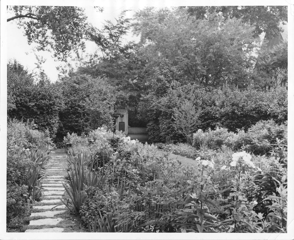 Shakespeare Garden: Path and Fountain
