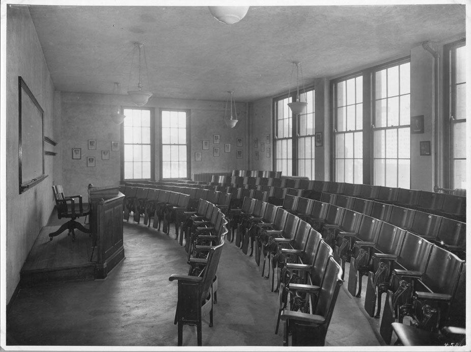 Wieboldt Hall, Interior: Classroom