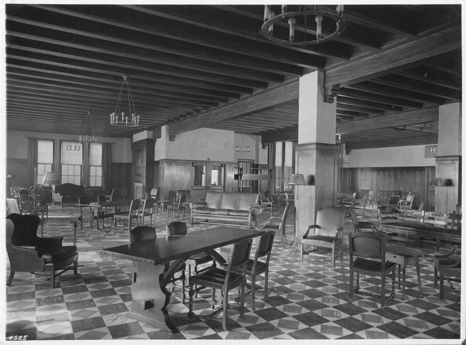 Wieboldt Hall, Interior: Men's clubroom