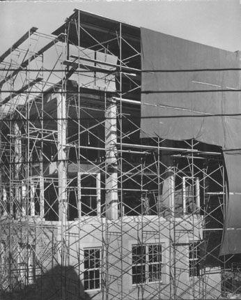 Kresge Hall: construction