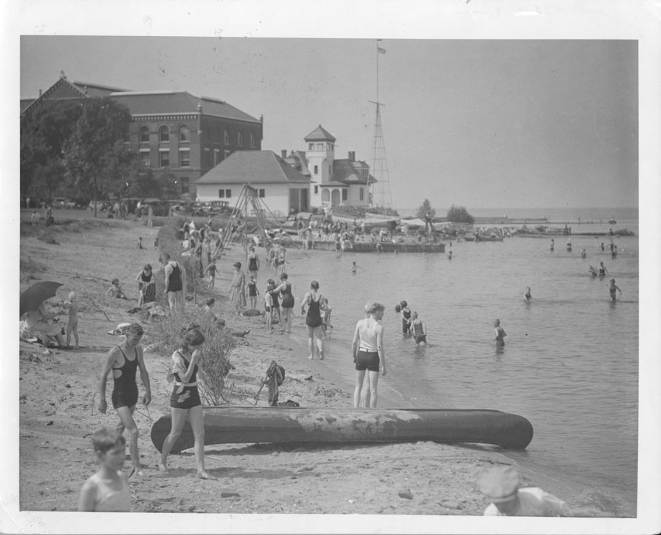 Evanston Campus: Beach scene, 1920s